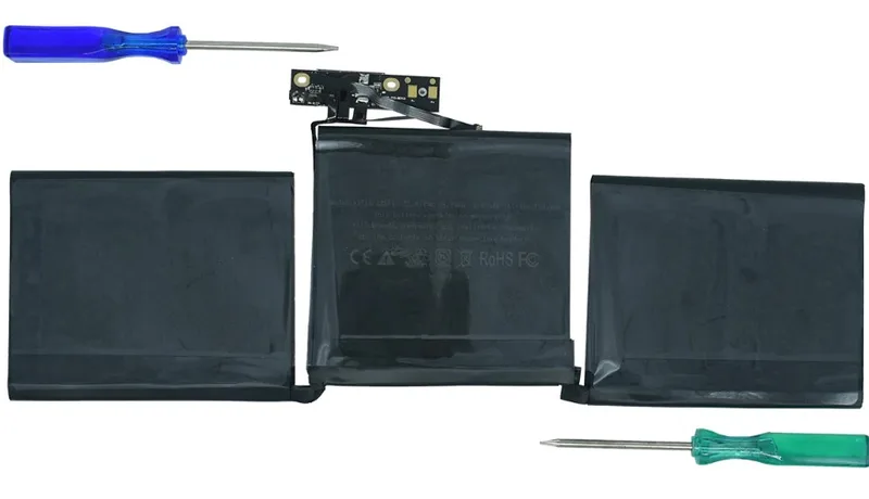 Bateria para Laptop OTA1713 OVALTECH Li-ion 11.41v 58.19wh / 5100mah para Apple MacBook Pro 13 pulgadas Model A1708 Late 2016 Mid 2017